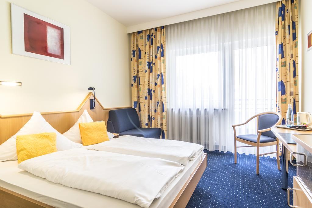 Hotel Garni Oberrhein ไรน์เฟลเดิน ห้อง รูปภาพ