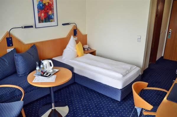 Hotel Garni Oberrhein ไรน์เฟลเดิน ภายนอก รูปภาพ