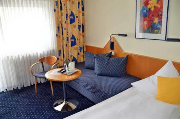 Hotel Garni Oberrhein ไรน์เฟลเดิน ภายนอก รูปภาพ