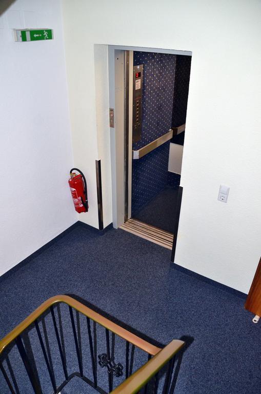 Hotel Garni Oberrhein ไรน์เฟลเดิน ภายนอก รูปภาพ